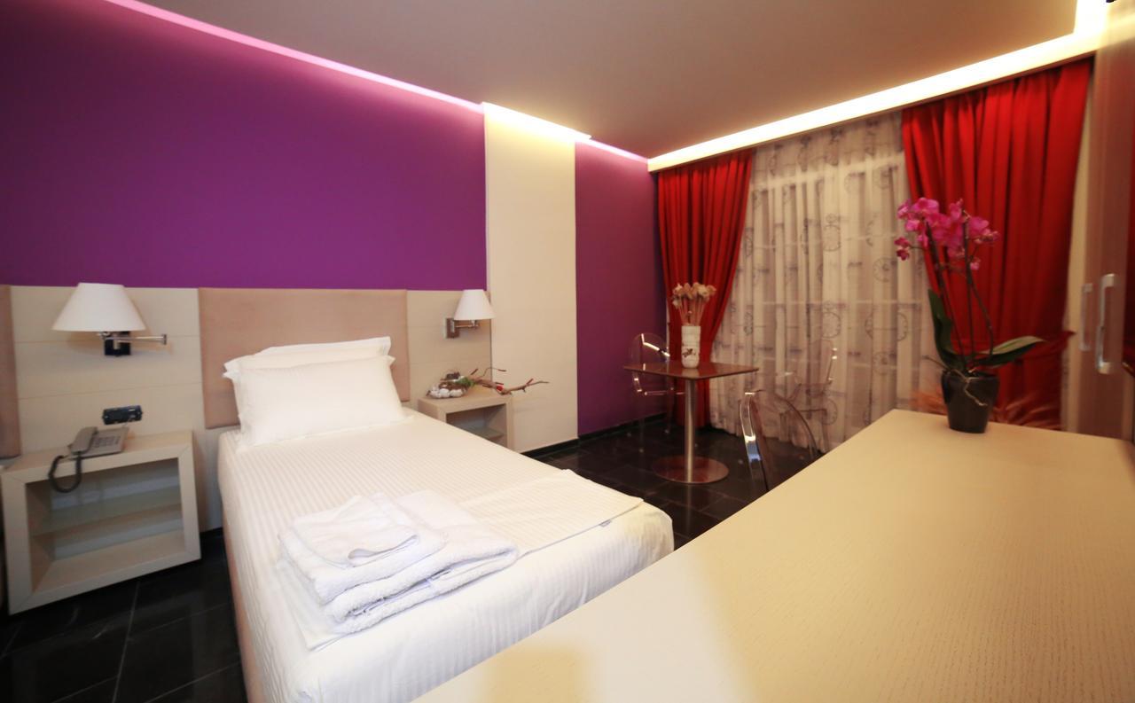 Hotel Palace Vlore Ngoại thất bức ảnh