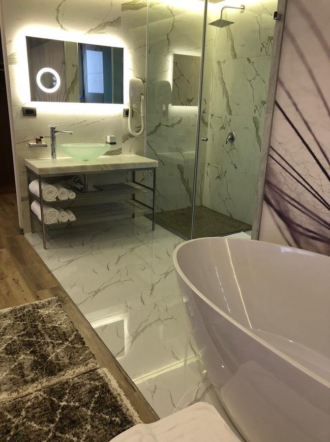 Hotel Palace Vlore Ngoại thất bức ảnh